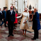 Kronprinsparet fikk anledning til å besøke en av Vilnius' kirker underveis. Foto: Lise Åserud, NTB scanpix